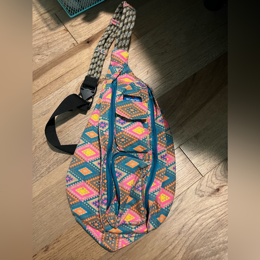 Kavu cross body bag only used once